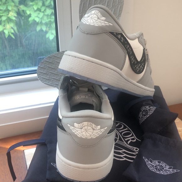 Nike Air Dior Low With OG Accessories - Picture 6 of 9